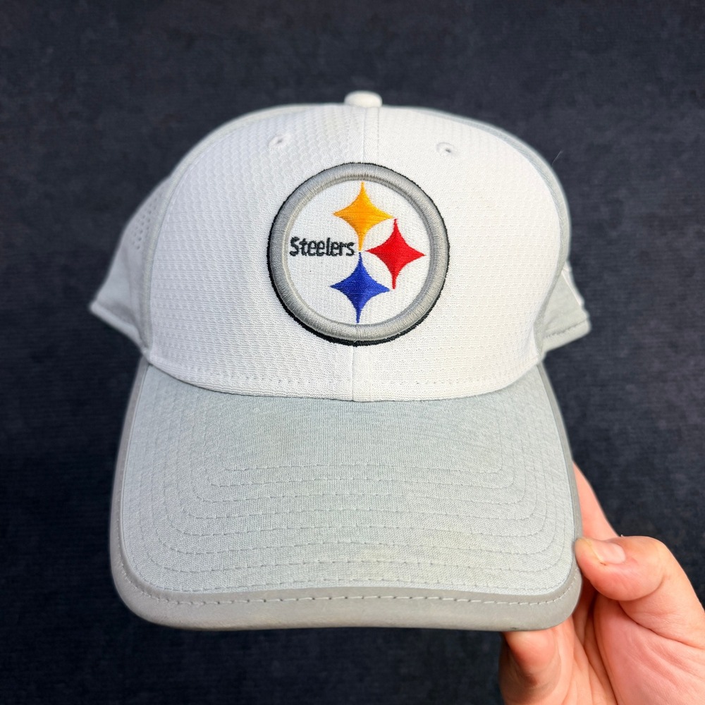New Era 39THIRTY Pittsburgh Steelers NFL Sideline Hat Grey White Small-Medium